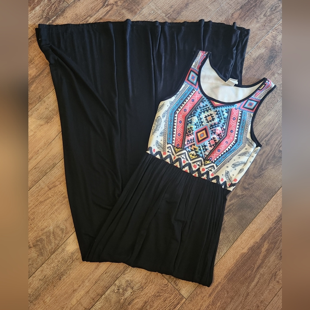 Geometric Print Maxi Dress with Black Skirt